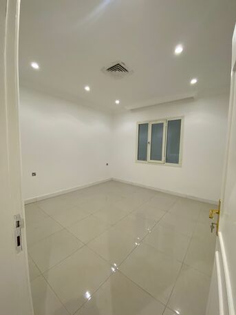 Kuwait City, Apartments/Houses, KWD 450/month,  3 BR,  For Rent: Luxurious Apartment With