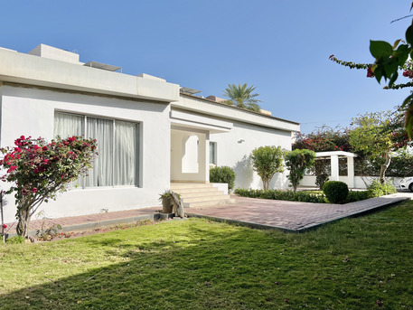 Saar, Villas, BHD 850,  Furnished,  420 Sq. Meter,  5BR Single-Storey Compound Villa With Large Private Garden | Barbar