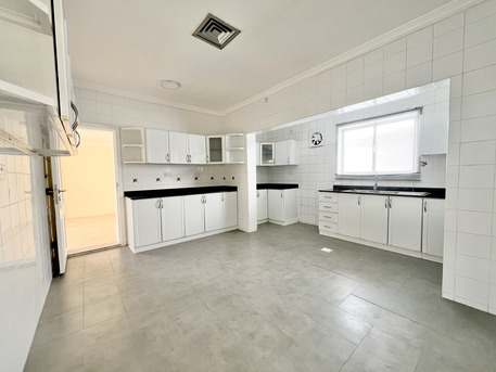 Saar, Villas, BHD 850,  Furnished,  420 Sq. Meter,  5BR Single-Storey Compound Villa With Large Private Garden | Barbar