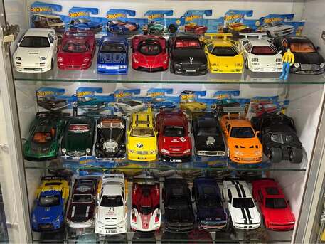 Al Aziziyah, Collectibles, SAR 123,  Metal Toy Cars Diecast Model - مجسمات سيارات