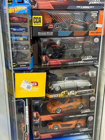 Al Aziziyah, Collectibles, SAR 123,  Metal Toy Cars Diecast Model - مجسمات سيارات