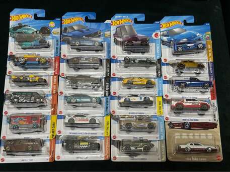 Al Aziziyah, Collectibles, SAR 123,  Metal Toy Cars Diecast Model - مجسمات سيارات