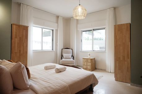 Amman, Apartments/Houses, JOD 1660/month,  Furnished,  3 BR,  173 Sq. Meter,  Bright & Fully Renovated 3BR Home In Heart Of Amman &ndash; Perfect For Families