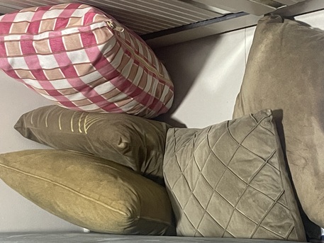 Dammam, Household Items, SAR 10,  Sqaure Shape Cushions For Sale