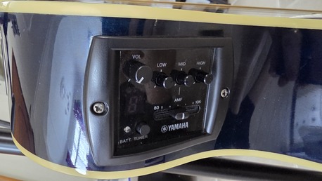 Juffair, Musical Instruments, Reprice: Yamaha APX500 Guitar - Electric Acoustic