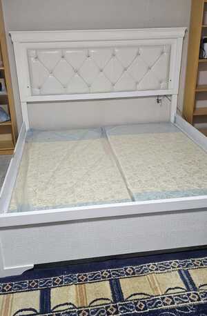 Riyadh, Furniture, SAR 400,  White King LED Bed