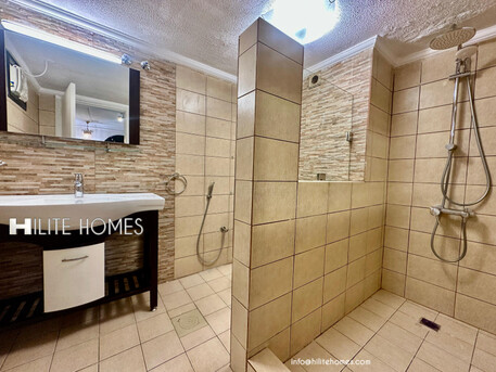 Kuwait City, Apartments/Houses, KWD 1250/month,  3 BR,  Floor With Terrace For Rent In Salwa