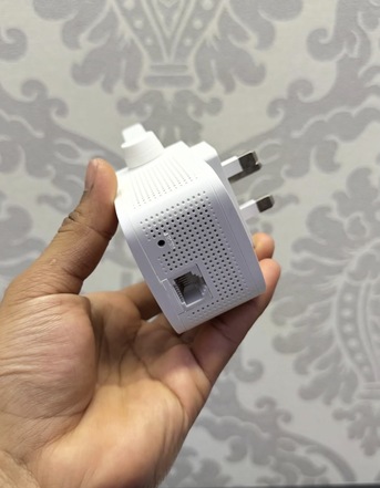 Manama, Electronics, BHD 8,  TP-Link RE205 AC750 Wi-Fi Range Dual Band  Extender New Condition