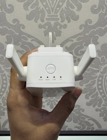 Manama, Electronics, BHD 8,  TP-Link RE205 AC750 Wi-Fi Range Dual Band  Extender New Condition
