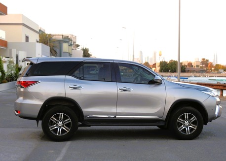Tubli, Vehicles, Cars & Trucks , BHD 8800,  Toyota Fortuner,  2019,  93000 KM,    Model Excelent Condition For Sale