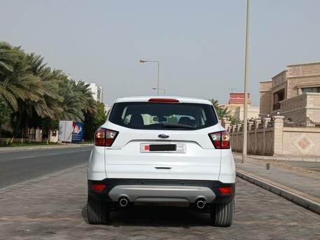 Manama, Vehicles, Cars & Trucks , BHD 3950,  Ford Escape,  2019,  Automatic,  125000 KM,  Single Owner
