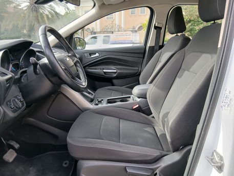 Manama, Vehicles, Cars & Trucks , BHD 3950,  Ford Escape,  2019,  Automatic,  125000 KM,  Single Owner