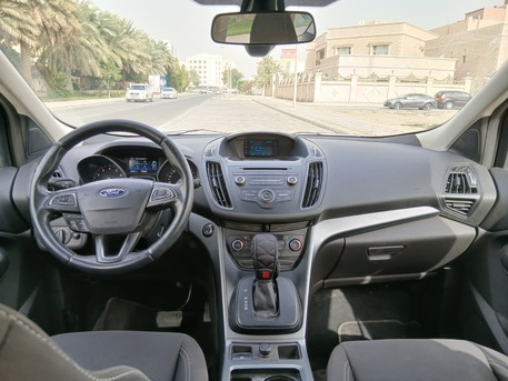 Manama, Vehicles, Cars & Trucks , BHD 3950,  Ford Escape,  2019,  Automatic,  125000 KM,  Single Owner