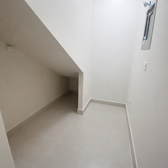 Hamad Town, Apartments/Houses, BHD 370/month,  4 BR,  For Rent: House In Hamad Town, Roundabout 2, Near The Highway.