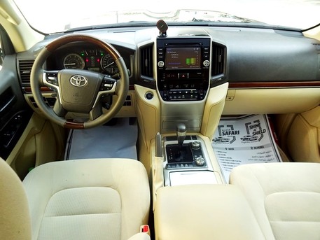 Zinj, Vehicles, Cars & Trucks , BHD 15500,  TOYOTA LANDCRUISER GXR,  2017,  Automatic,  211000 KM,  TOYOTA LC GXR V6 SINGLE OWNER AGENT MAINTAINED FOR SALE OR EXCHANGE