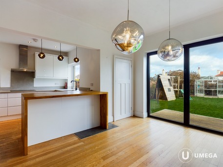 Edinburgh, Apartments/Houses, GBP 2250/month,  Studio,  To Let: Stunning 4-Bedroom Detached House In Duddingston, Edinburgh