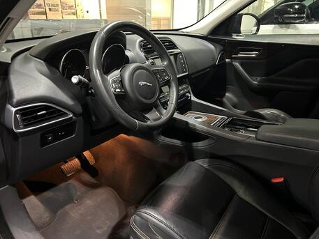 Amwaj Islands, Vehicles, Cars & Trucks , BHD 6500,  Jaguar F Pace 35T,  2017,  Automatic,  106000 KM,  Jaguar F-Pace 35T AWD  V6 3.0L SC 340 HP Agent Maintained