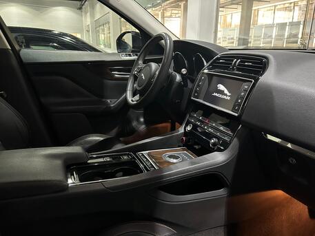 Amwaj Islands, Vehicles, Cars & Trucks , BHD 6500,  Jaguar F Pace 35T,  2017,  Automatic,  106000 KM,  Jaguar F-Pace 35T AWD  V6 3.0L SC 340 HP Agent Maintained