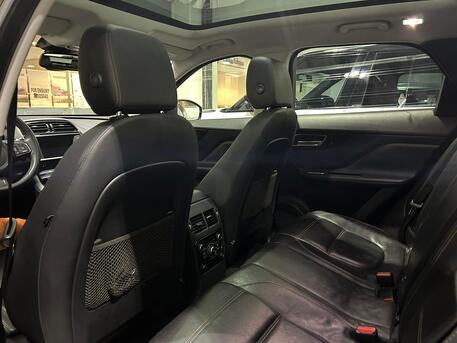 Amwaj Islands, Vehicles, Cars & Trucks , BHD 6500,  Jaguar F Pace 35T,  2017,  Automatic,  106000 KM,  Jaguar F-Pace 35T AWD  V6 3.0L SC 340 HP Agent Maintained