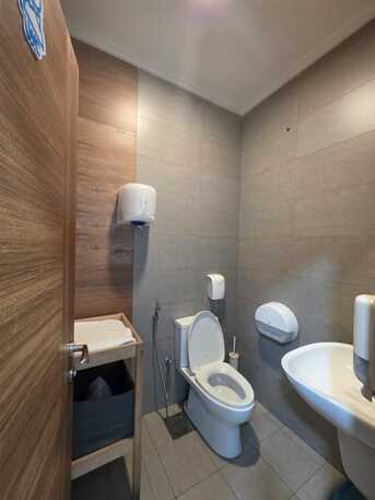 Salmiya, Apartments/Houses, KWD 2700/month,  6 BR,  Commercial Floor For Rent: 344 Sq M In Salmiya - Luxurious Finishing And Ready To Operate