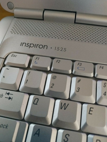 Riyadh, Computers, SAR 200,  Laptop Dell Intel Inspiron 1525 Used On BiD (Magenta Color)