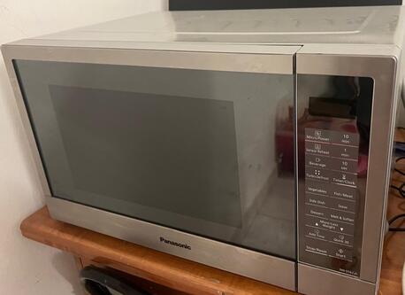 Al Sulaymaniyyah, Appliances, SAR 375,  Panasonic Microwave Oven - Brand New Condition