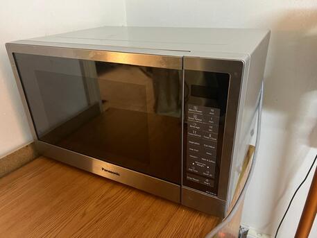 Al Sulaymaniyyah, Furniture, SAR 380,  Panasonic Microwave Oven In Very Brand New Condition