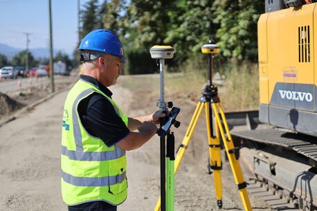 Jubail, Job Seekers, Land Surveyor Available With All Survey Equipment Gps And Total Station Monthly Basic And