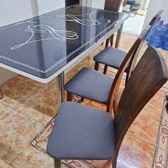 Al Malaz, Household Items, SAR 200,  Dinning Table Extendable Table With Complimentry Dinning Chair