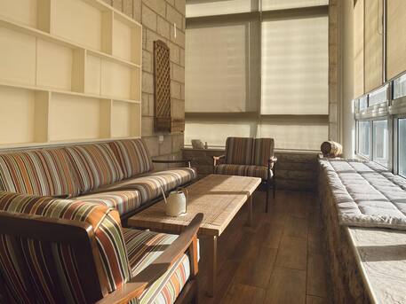 Amman, Apartments/Houses, JOD 750/month,  Furnished,  2 BR,  180 Sq. Meter,  Fully Furnished-2bedroom-Jabal Amman Btwn 3rd & 4th Circle-Electric & Water  Included