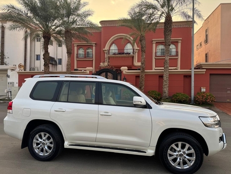 Jeddah, Vehicles, Cars & Trucks , SAR 600,  Toyota Land Cruiser,  2019,  Automatic,  20000 KM,