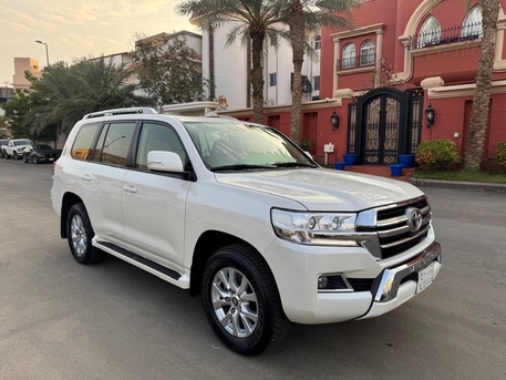 Jeddah, Vehicles, Cars & Trucks , SAR 600,  Toyota Land Cruiser,  2019,  Automatic,  20000 KM,