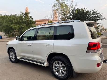 Jeddah, Vehicles, Cars & Trucks , SAR 600,  Toyota Land Cruiser,  2019,  Automatic,  20000 KM,