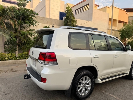 Jeddah, Vehicles, Cars & Trucks , SAR 600,  Toyota Land Cruiser,  2019,  Automatic,  20000 KM,