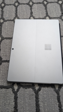 Riyadh, Computers, SAR 3000,  Microsoft Surface Pro 9