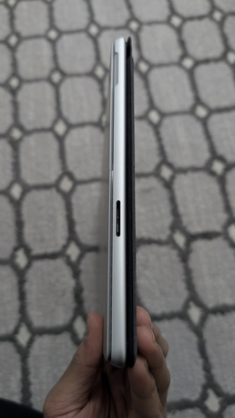 Riyadh, Computers, SAR 3000,  Microsoft Surface Pro 9