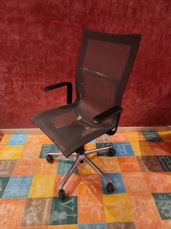 Jeddah, Furniture, SAR 500,  Una Plus Swivel Office Chair (Original Price +4000 SAR)