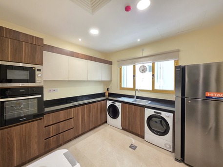 Juffair, Apartments/Houses, BHD 350/month,  Furnished,  2 BR,  Modern Interior | Free Wifi & Hk Services | Closed Kitchen | Near American Alley Juffair