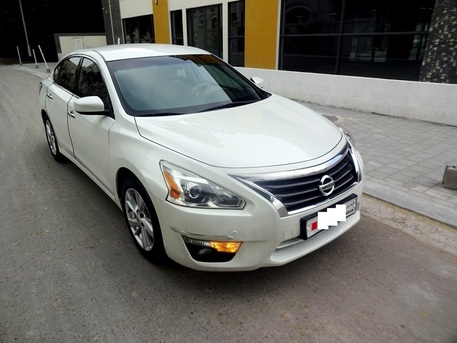 Manama, Vehicles, Cars & Trucks , BHD 111,  Nissan Altima,  2014,  Automatic,  137000 KM,  Full Option SV, Agency Maintained - Full Ins., URGENT SALE , Family Veh.