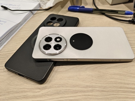 Riyadh, Mobile Phones, SAR 1300,  Oneplus 13R 12GB Ram - 256GB ROM, EU Edition