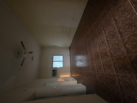 Zinj, Apartments/Houses, BHD 180/month,  2 BR,  +ATHROOM Hall Kitchen  Without Electricity  Car Parking