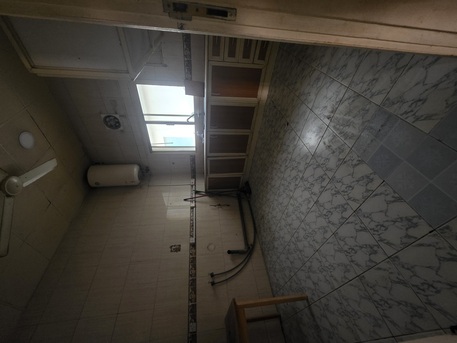 Zinj, Apartments/Houses, BHD 180/month,  2 BR,  +ATHROOM Hall Kitchen  Without Electricity  Car Parking