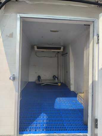 Sharjah, Vehicles, Cars & Trucks , AED 45000,  2013,  2013,  Manual,  390353 KM,  TOYOTA HIACE WITH CHILLER