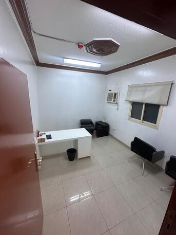 Mughrizat, Offices, **Furnished Office Space For Rent &ndash; Lease Transfer Available! **