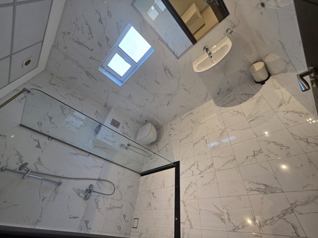 Zinj, Apartments/Houses, BHD 440/month,  Furnished,  2 BR,  -(Parking, Gym, Pool, & WiFi )Fully Furnished 2 BHK Flat With Ewa @440/BD In Zinj