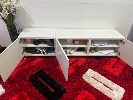 Al Khobar Al Shamalia, Furniture, SAR 90,  Modern TV Console / Media Unit &ndash; Very Good Condition (Khobar)