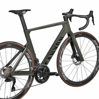 Jakarta, Bicycles, USD 3430,  2025 Canyon Aeroad CF SLX 7 Di2 R4 Road Bike (INDORACYCLES)