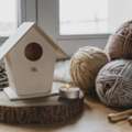 Cozy Home Decor Ideas Using Yarn Crafts