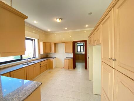 Abdoun, Apartments/Houses, JOD 25000/year,  3 BR,  300 Sq. Meter,  Spacious Apartment For Rent In Abdoun