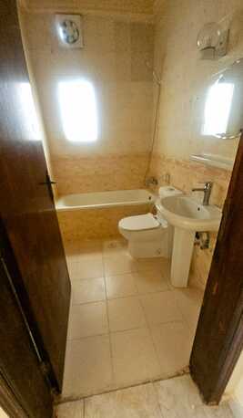 Salmaniya, Apartments/Houses, BHD 200/month,  2 BR,  2 Bedroom Unfurnished Flat For Rent Without Ewa